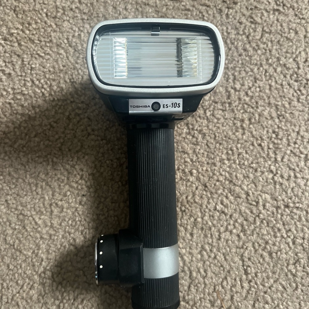 Toshiba ES-10s Electronic Flash TESTED